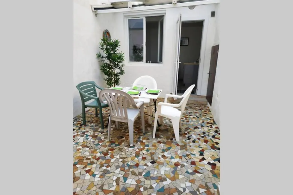 Exceptionnel : Hypercentre Biarritz T2 Avec Patio Apartment